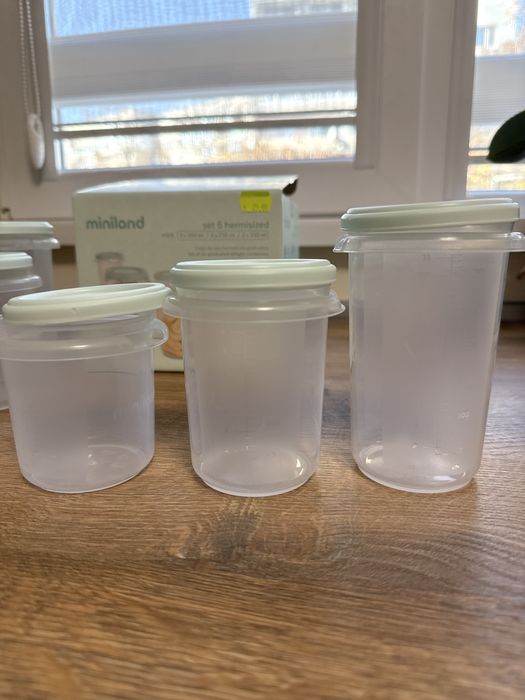 Бебешки нови пластмасови контейнери за храна