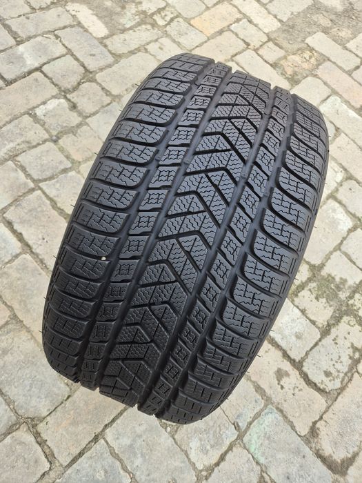 O bucată 265/30 R20 M+S iarnă - una Pirelli