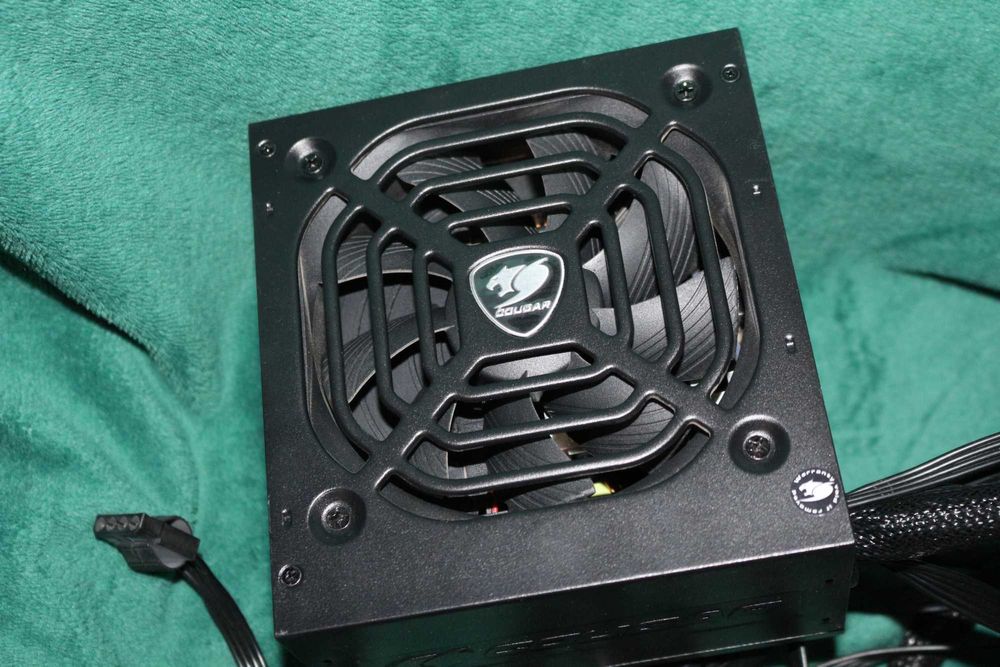 Sursa Cougar XTC 550