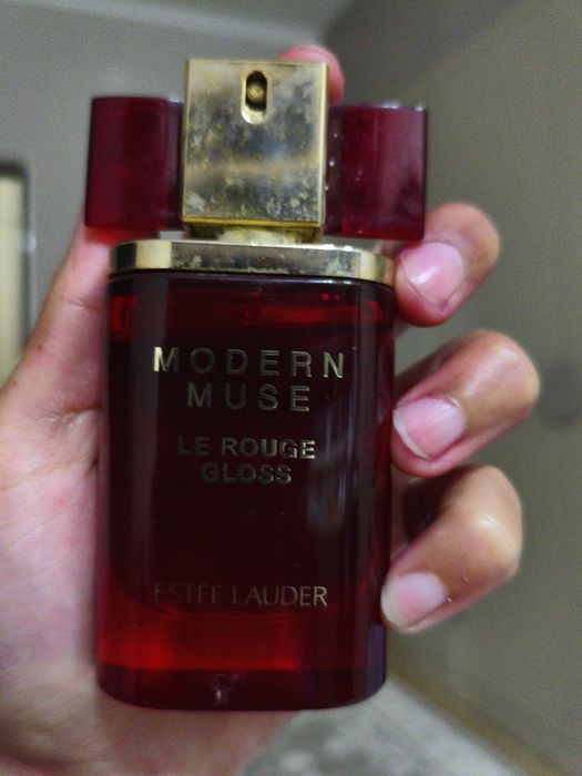 Духи Estēe Lauder le Modern muse Le Rouge Gloss