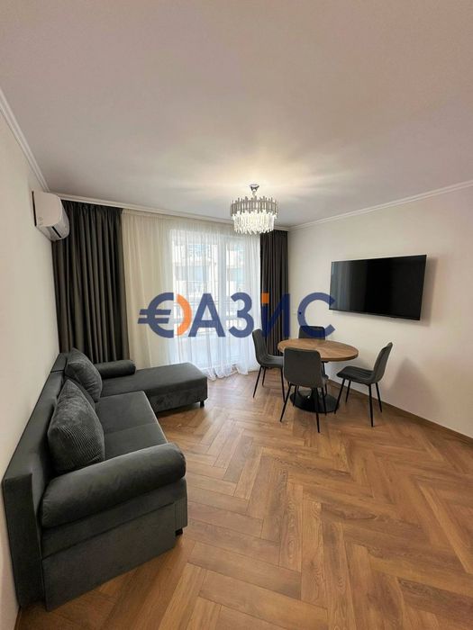 Двустаен апартамент в прекрасен комплекс на първа линия Ипанема Бийч,