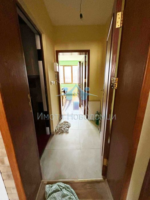 Продава се Четиристаен апартамент в Шумен, Пазара - 130 кв.м за 746 €/кв.м - Снимка #4