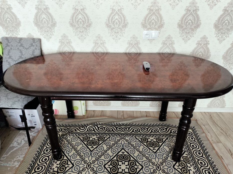 Продаю стол в хорошим состоянии