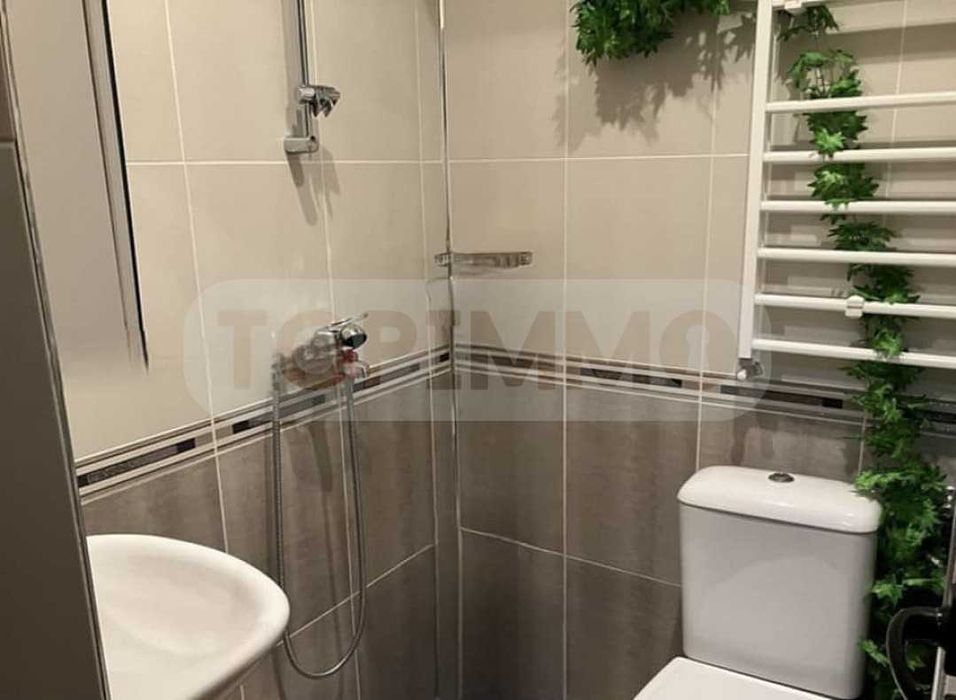 Продава се Тристаен апартамент в Варна, Левски - 100 кв.м за 2950 €/кв.м - Снимка #11