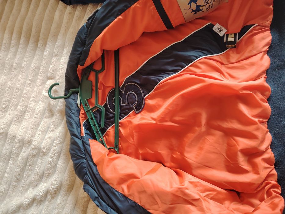 Vând geaca LA Martina