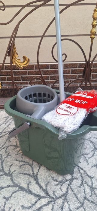Швабра с отжимом и ведром