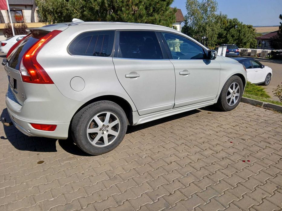 Volvo XC60.