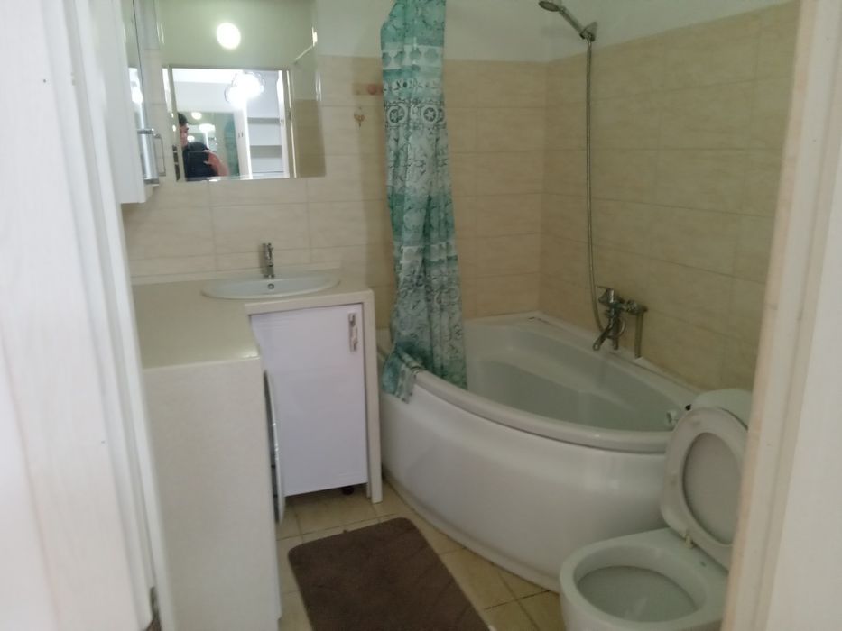 Сдаётся квартира по суточная, в районе Алматы арена. 15000 за сутки ..