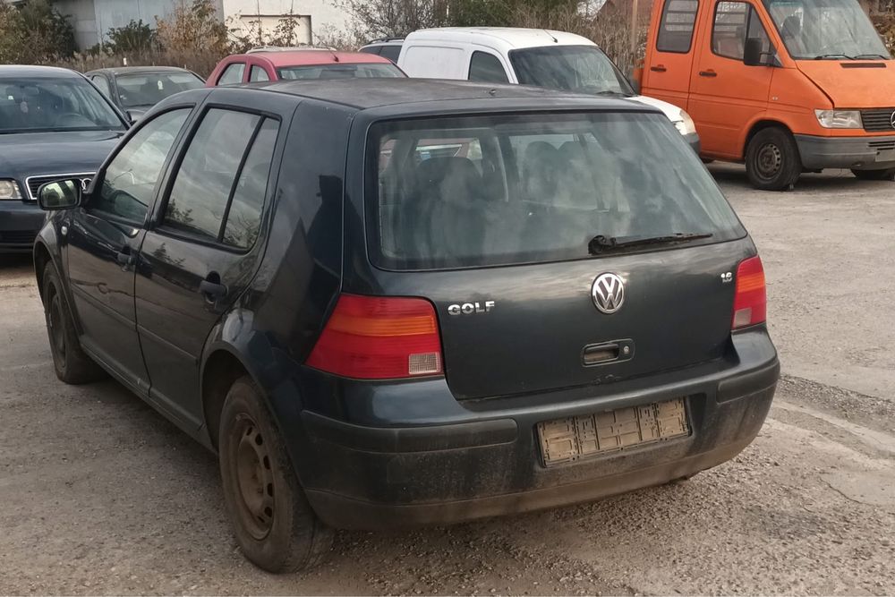 Dezmembrez volkswagen golf 4 1.6 benzina, tip AUS