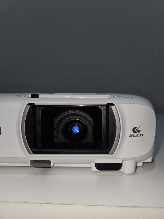 Проектор EPSON EH-TW750