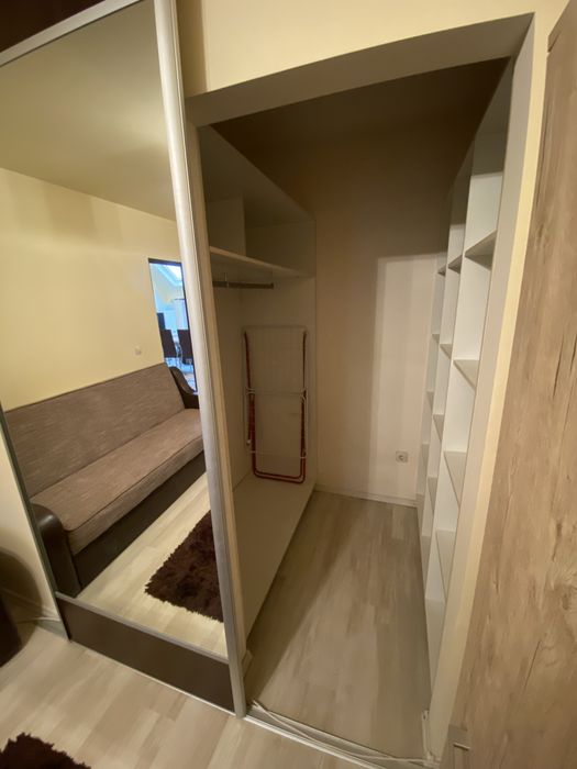 Apartament cu 3 camere  ( 2 dormitoare , living+bucătărie , dresing) cu Lift