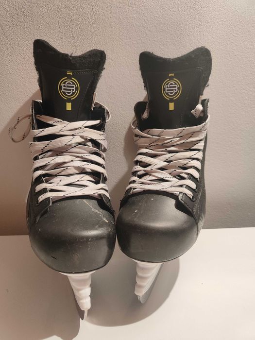 Коньки продам      .