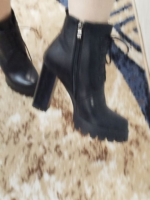 Продам.Батильоны новые, весна-осень.