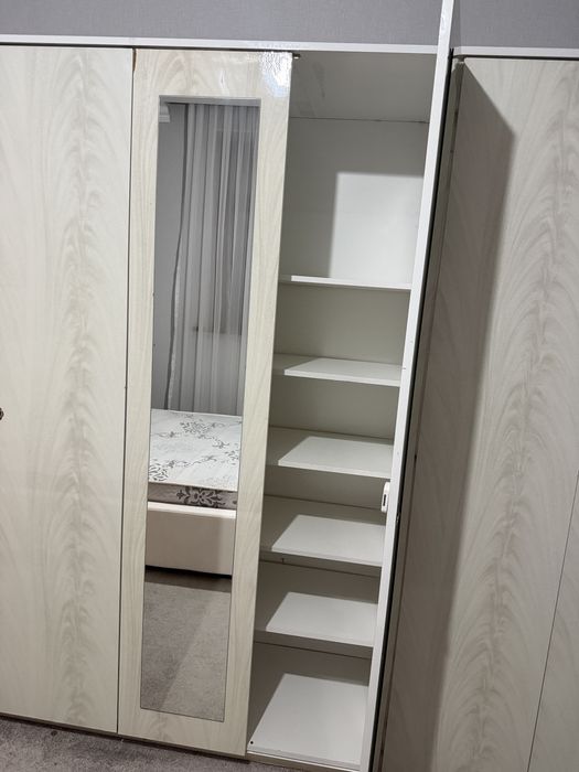 Кровать с матрсом  и шкаф все всесте