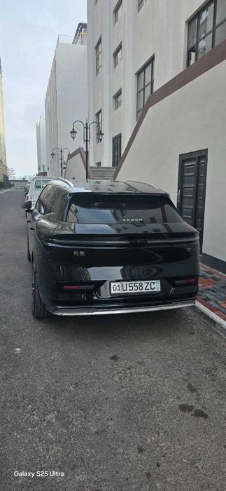 Zeekr 7x 2025yil 780km