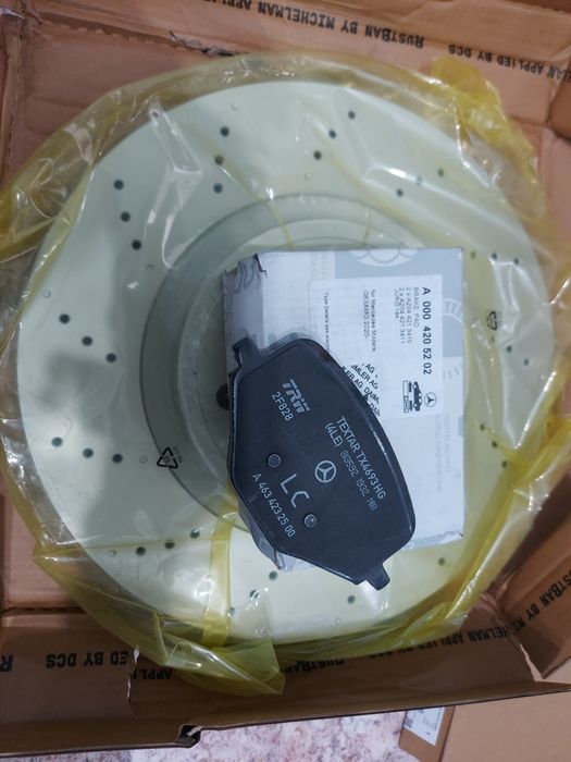 Тормозные колодки задние в оригинале на W464 Mercedes, G63amg