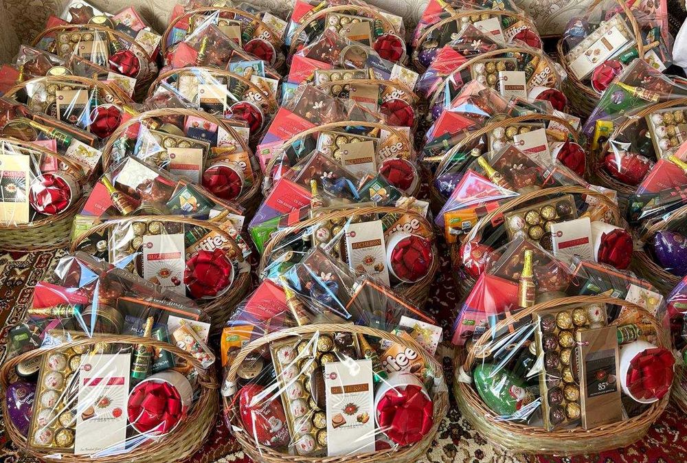 Подарки корпоративные новогодние корзины оптом