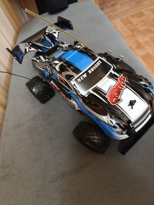 Продам джип на пульт управлений