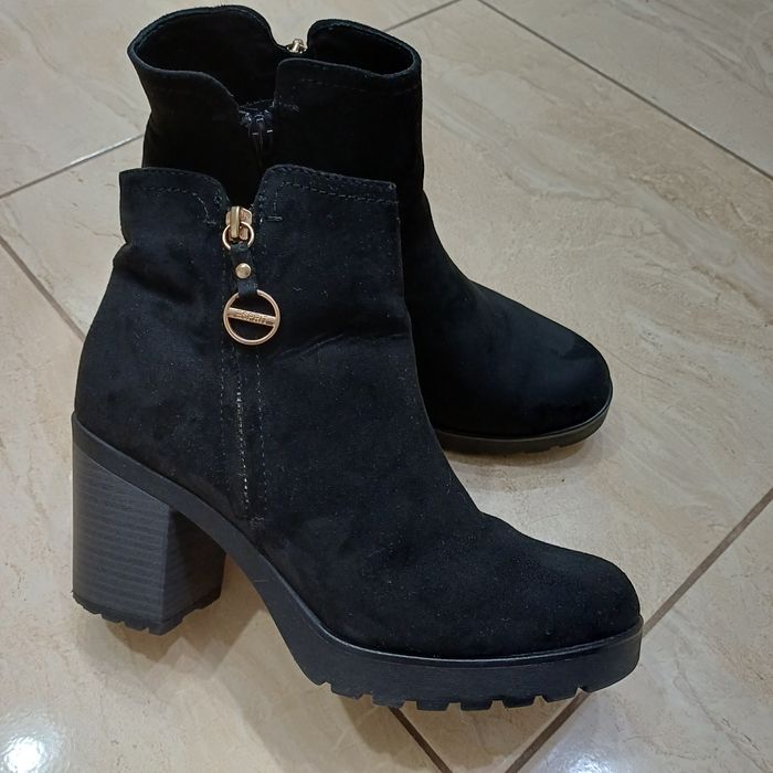 Ghete Esprit piele intoarsa