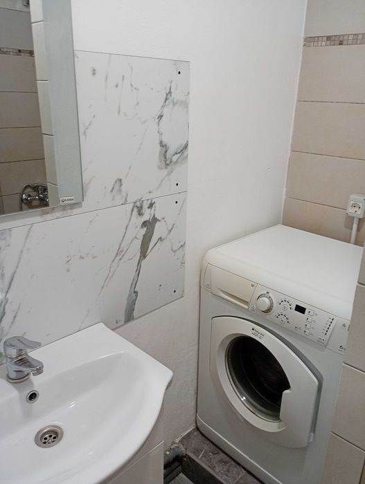 Inchiriez garsoniera cf 1 Confectii 210 euro