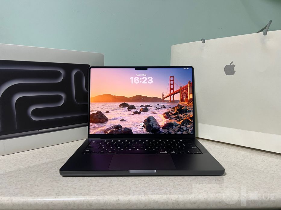 MacBook Pro M5 100%
