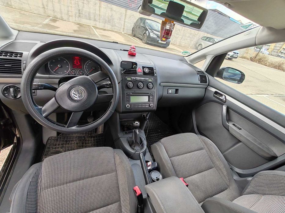 Vând Touran 2006  2.0 TDI 140 cp