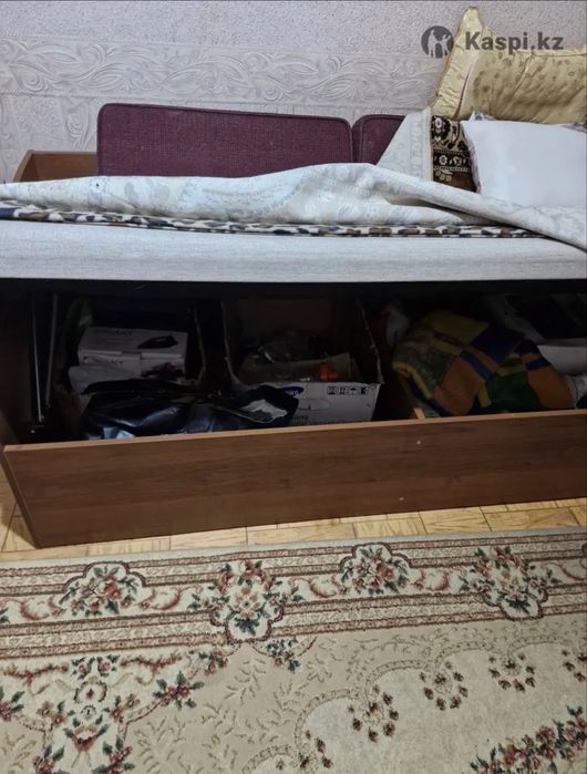 Продам Тахту в хорошем состоянии