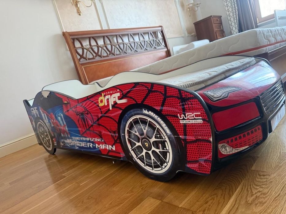 Кровать машинка