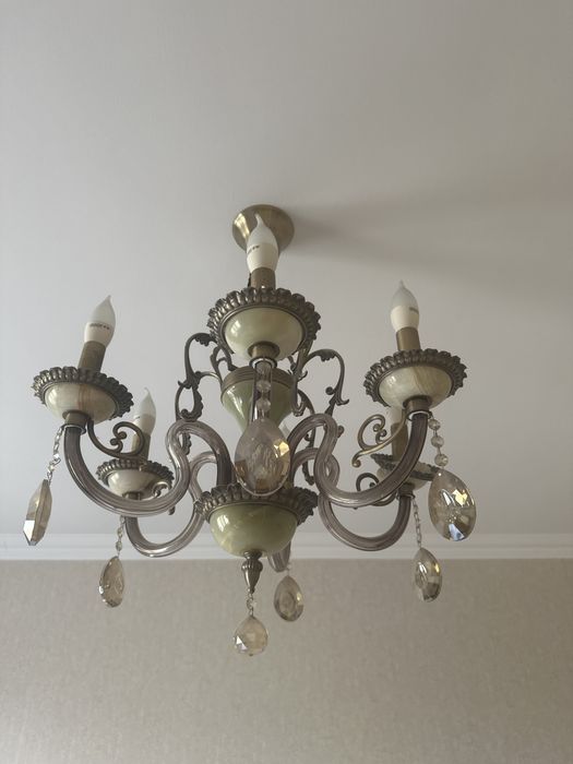 Люстра . Камни нефрит