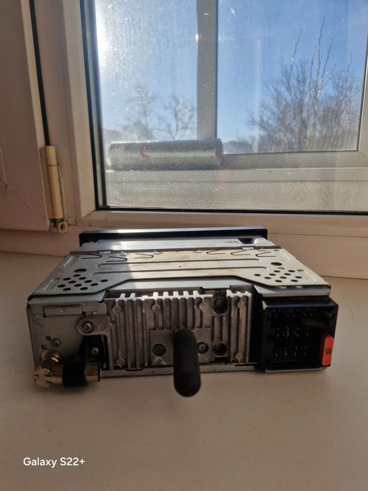 Продам магнитолу