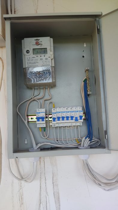 Eliktirik xizmat va Quyoshpanelarini ustanofka qilish  xizmatlari  bor