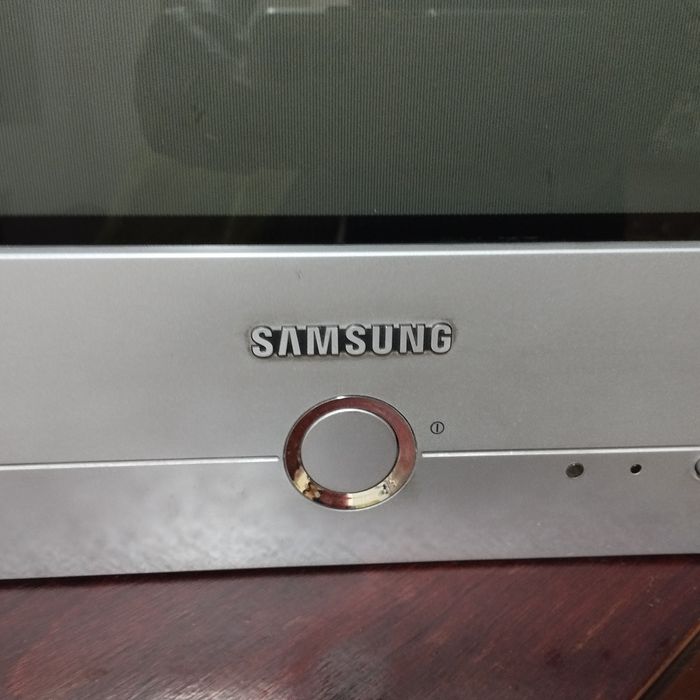 Продаю телевизор.