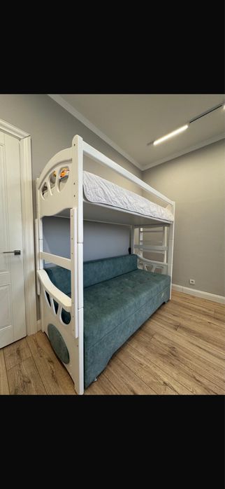 Продам двухъярустную кровать