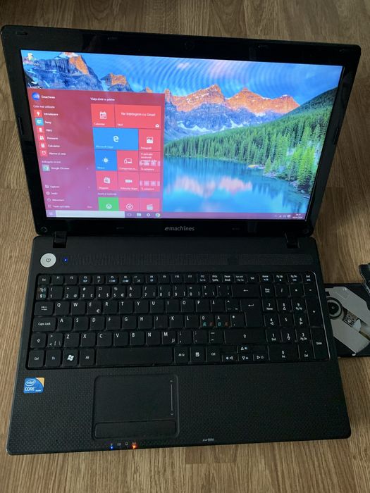 Laptop Emachines intel core i3 Display 15,6 led,4gb ram ddr3,320gb m,Windows 10 Pro cu incarcator