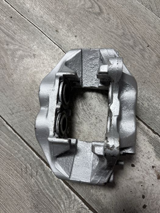 Etrier fata stinga si dreapta reconditionati complet mercedes w140