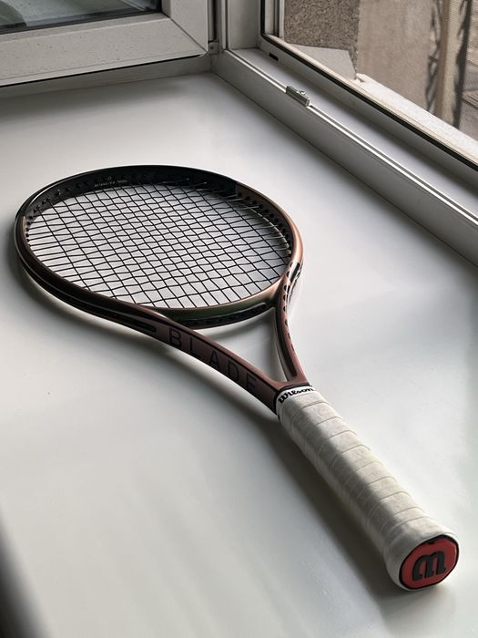 Wilson Blade v8, 16x19, 100 ракетка для тенниса