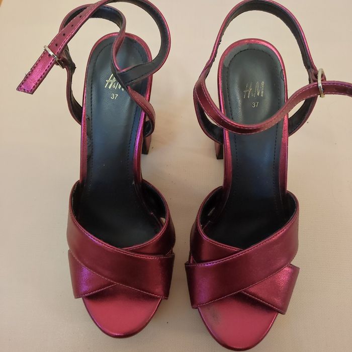 Босоножки бренда H&M в 37 размере