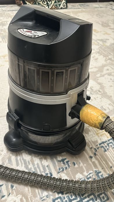 Пылесос Aura Roboclean в рабочем состоянии