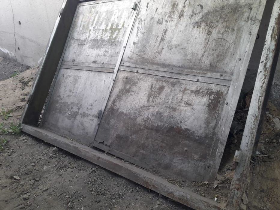 Продаю ворота для гаража
