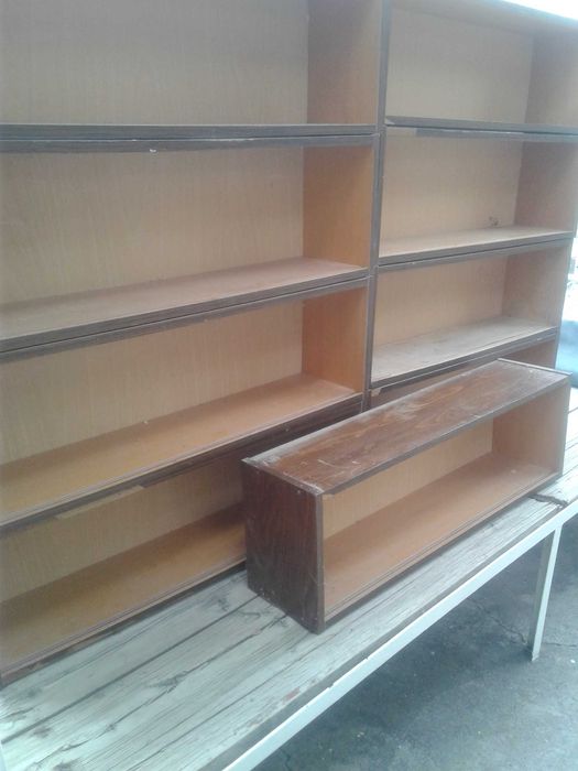 Kitob javonlari 100s donasi