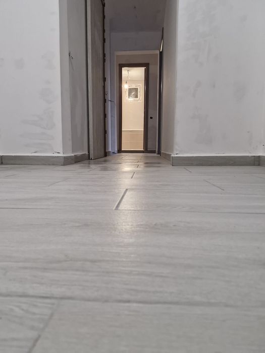 Gresie, glet, tapet, rigips, electrica, sanitare