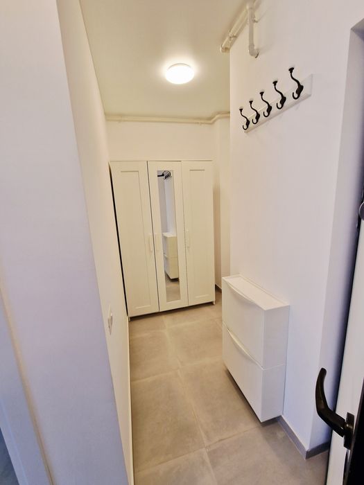 Inchiriez garsoniera militari residence