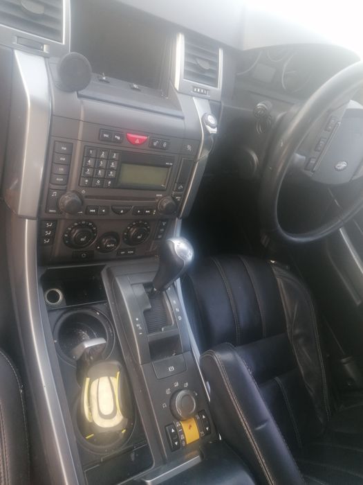 Dezmembrez range rover sport