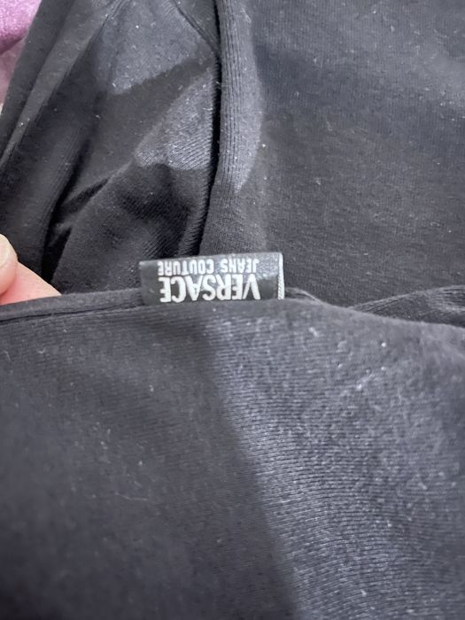 Продам мужской лонгслив. Цена: 6000 тг.