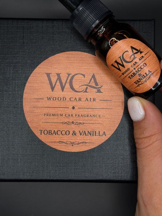 WCA Wood Car Air – Odorizant Auto Premium din Lemn | Reîncărcabil | 4 Arome La Alegere