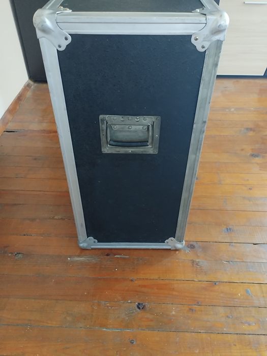 Продавам комплект два броя професионални тонколони