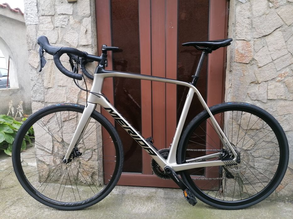 Шосеен MERIDA Carbon XL, Shimano 105, хидравлични спирачки