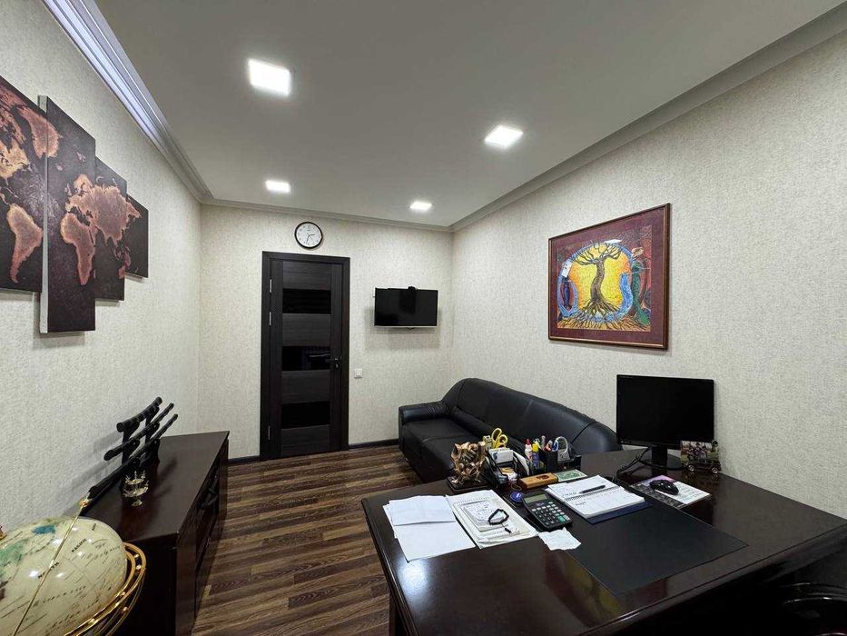 Продается Офис 101 м2, 1 этаж, Алайский, м. А.Кадыри (87648)