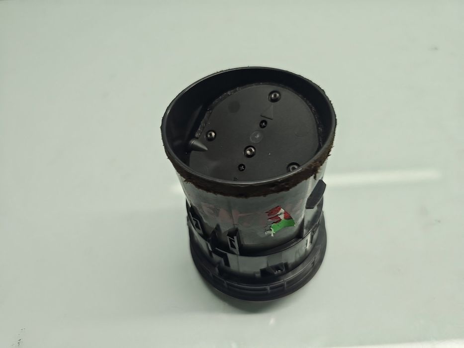 Grila aerisire centrala stanga Nissan Qashqai [Fabr 2007-2014] 68760-J