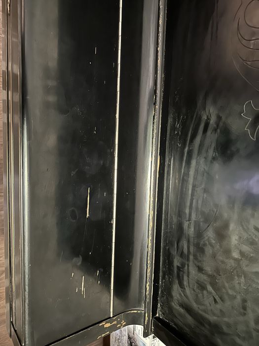 Пианино красный октябрь